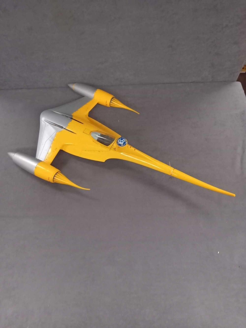 Lot 347: Starwars Naboo Starfighter
