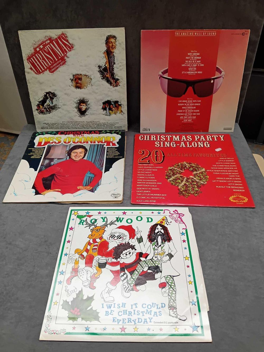 Lot 369: 8 x christmas vinyls as pictured