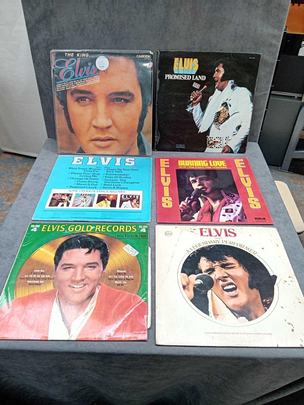 Lot 410: 6 x Elvis vinyls as pictured