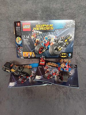Lego DC Comics Super Heros Batman Gotham City Cycle Chase 76053 pre build model with box and 