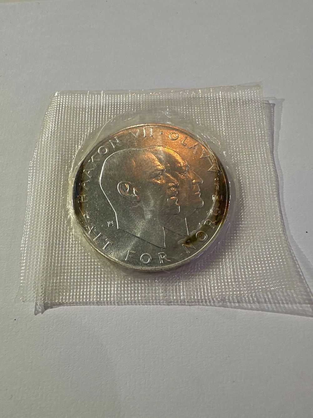 Lot 654: Norway 25 Krones 1970 25th Frigjoringen anniversary coin...