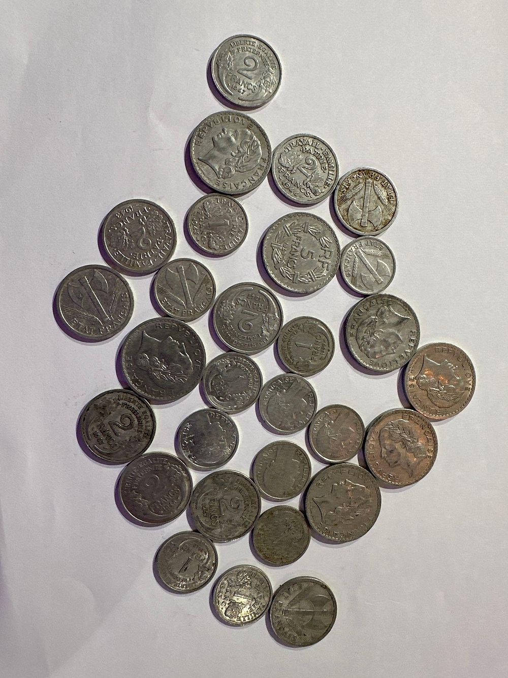 Lot 665: assortment of old French aluminium coins, 29 coins...