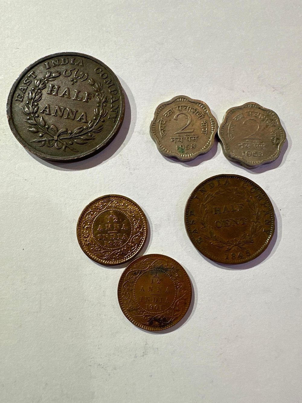 Lot 666: 6 x old India coins in great condition.