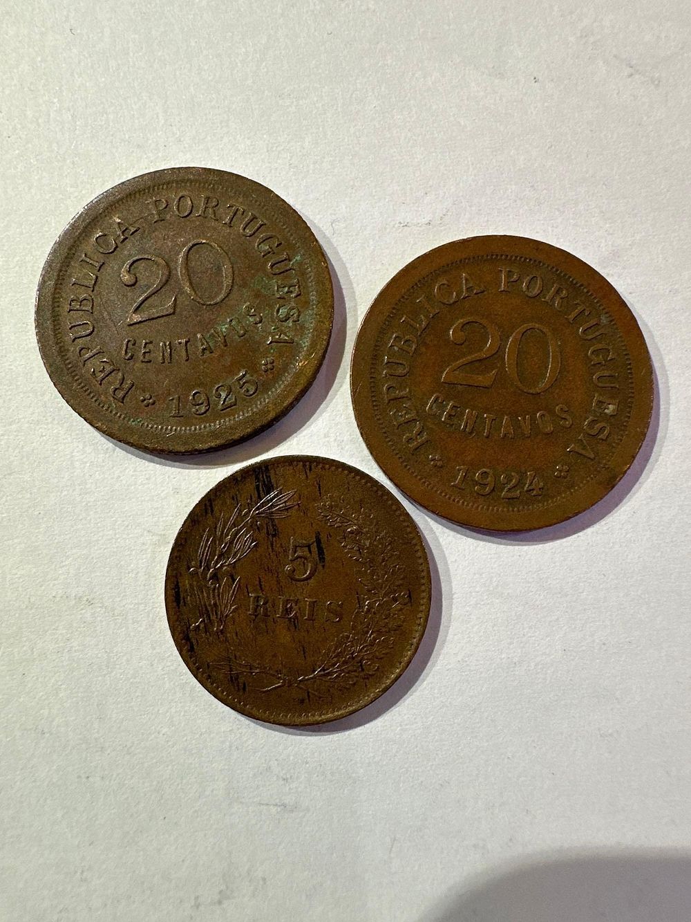 Lot 667: 3 x old Portuguese coins. 1899 5 Reis,...