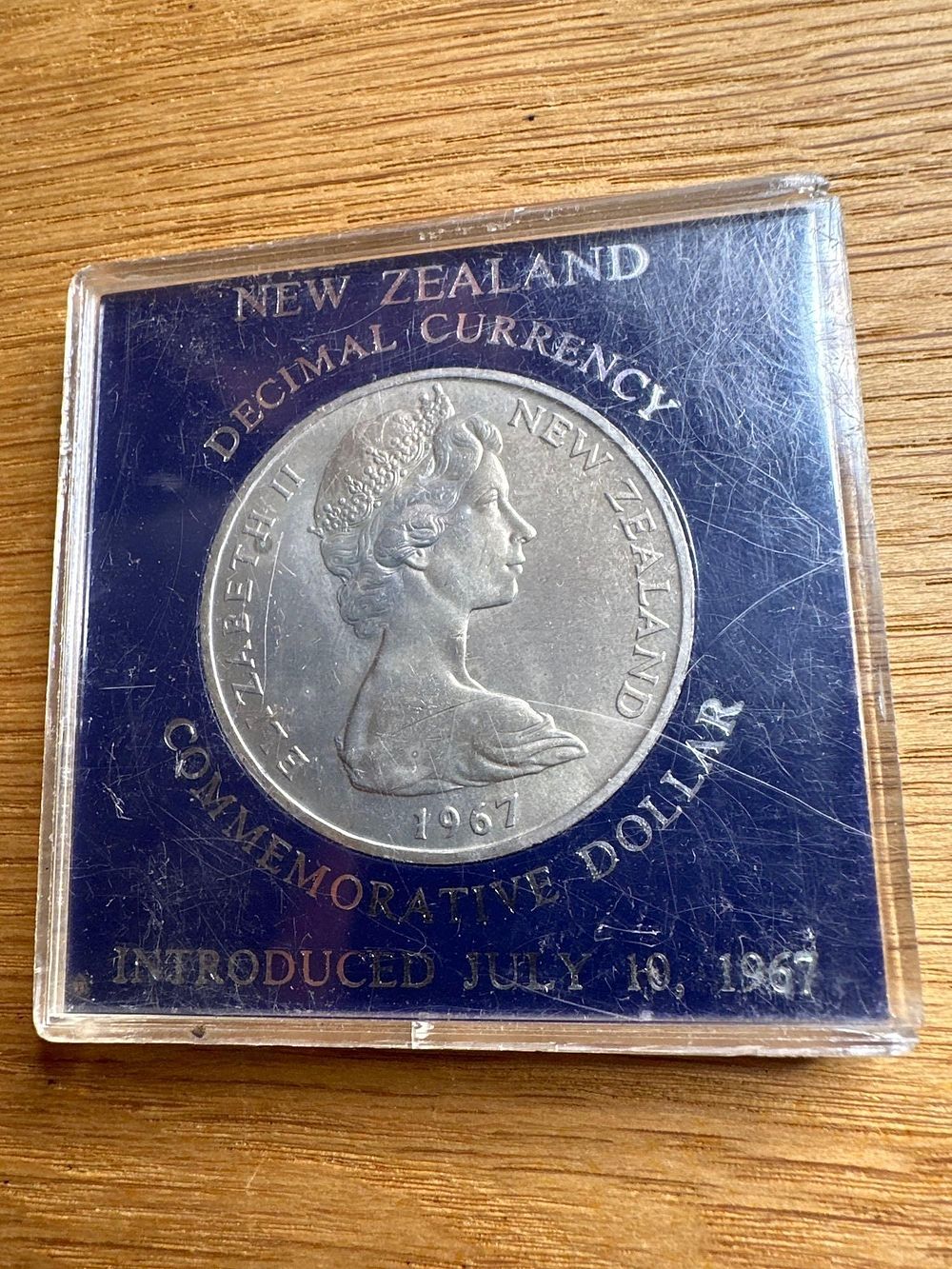 Lot 695: New Zealand 1967 Commerative Dollar In Case