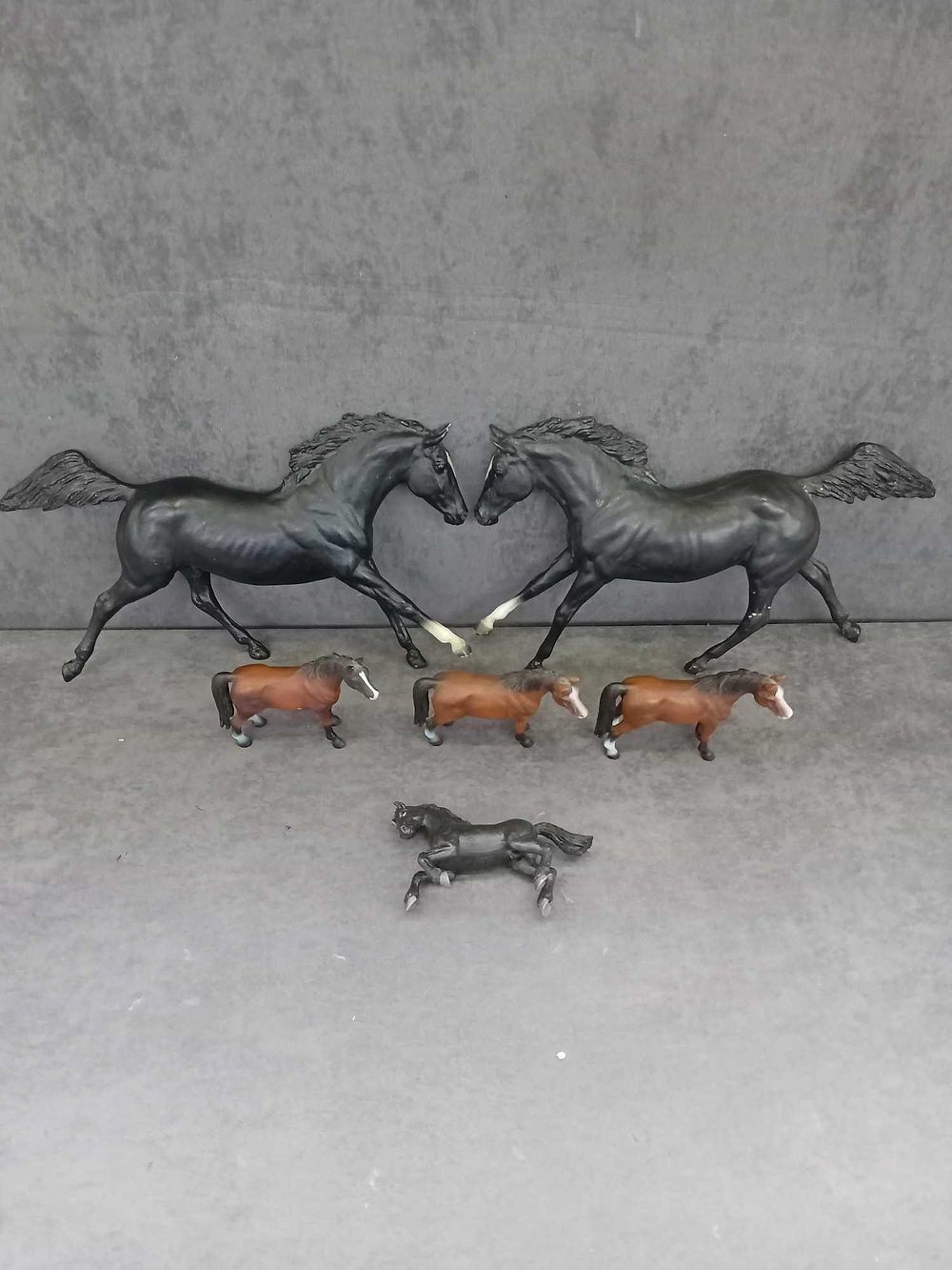 Lot 803: Lot of 6 toy horses 2 large unknown...