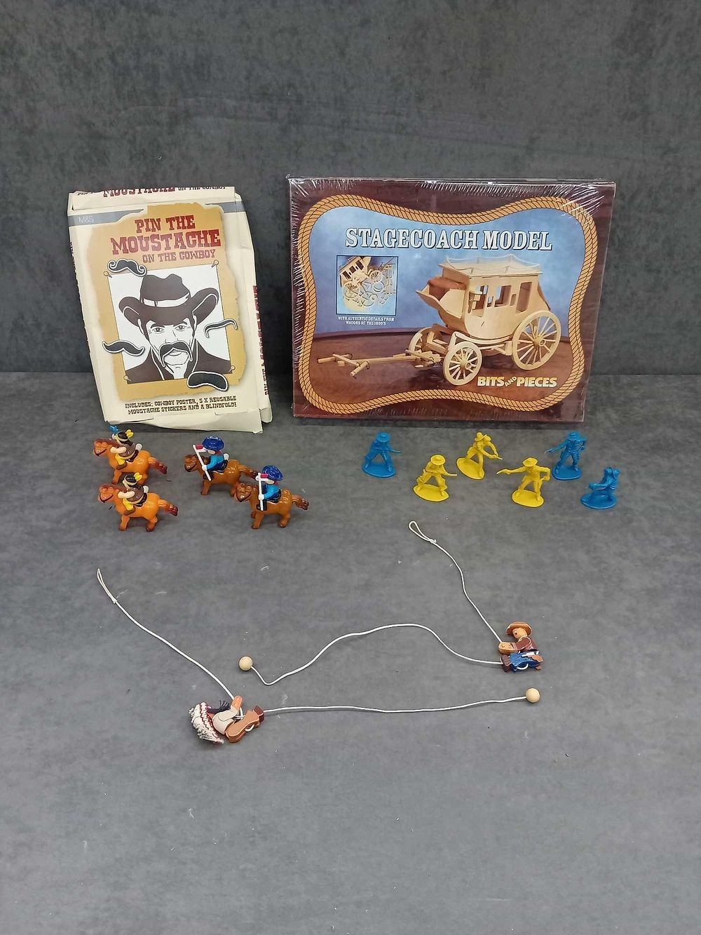 Lot 806: Mixed lot of cowboy and Indian themed toys...