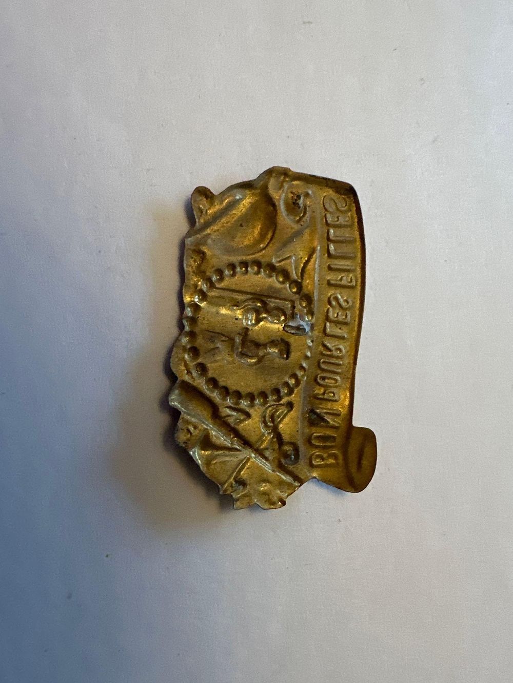 Lot 910: WW1 French Bon Pour Les Filles badge, missing...