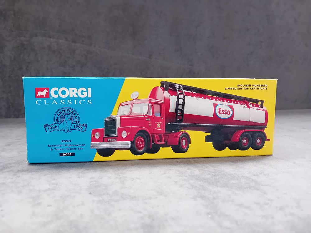 Lot 271: Corgi Classics Scammell Highwayman and Tanker Trailer #16302 in Great Box
