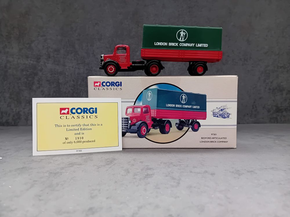 Lot 259: Corgi Classics #97301 Bedford Articulated London Brick Company