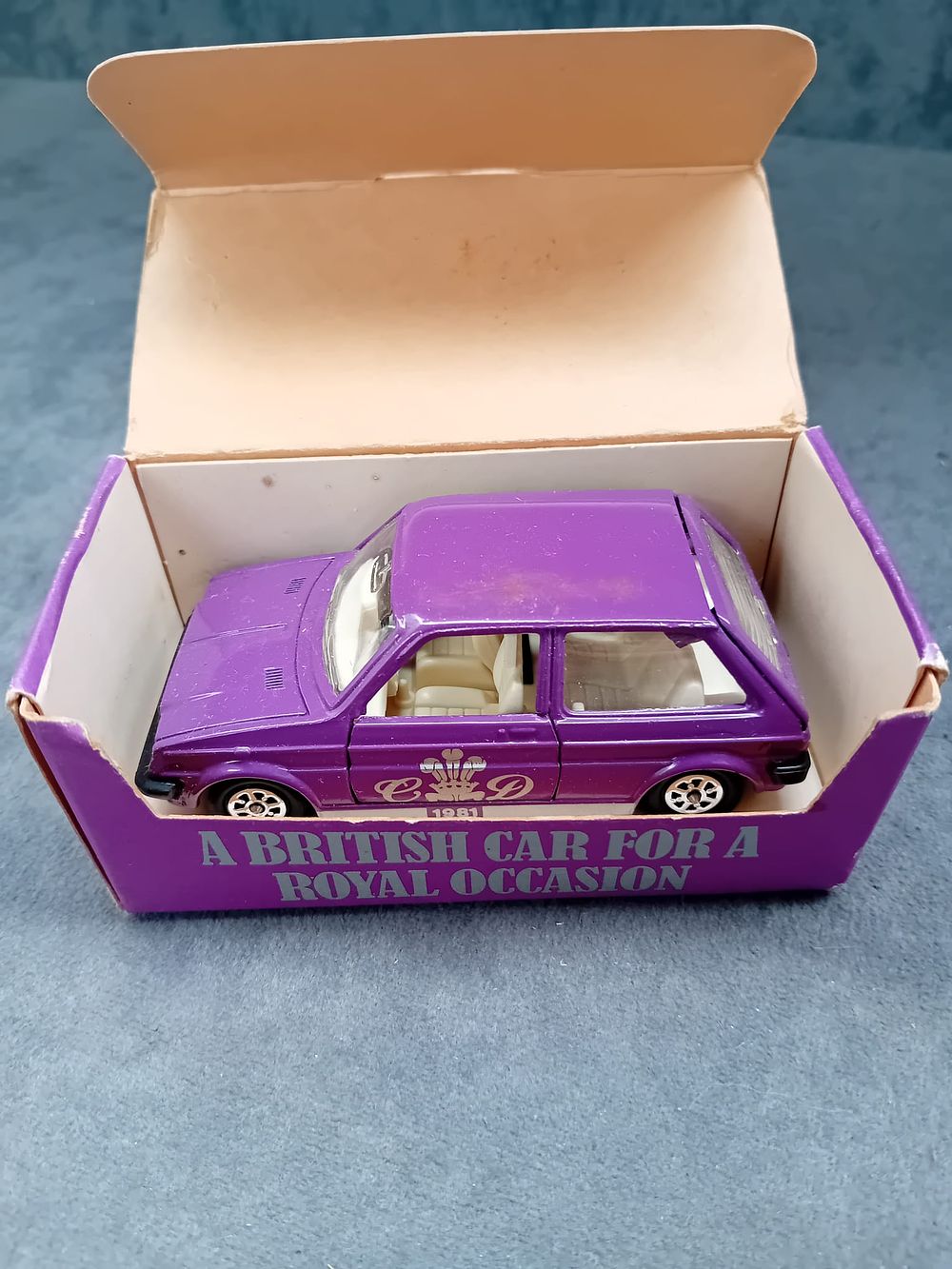 Lot 227: Corgi Austin Mini Metro #51693