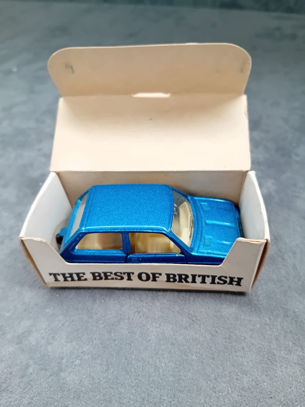 Lot 226: Corgi Austin Mini Metro #56190 metallic Blue
