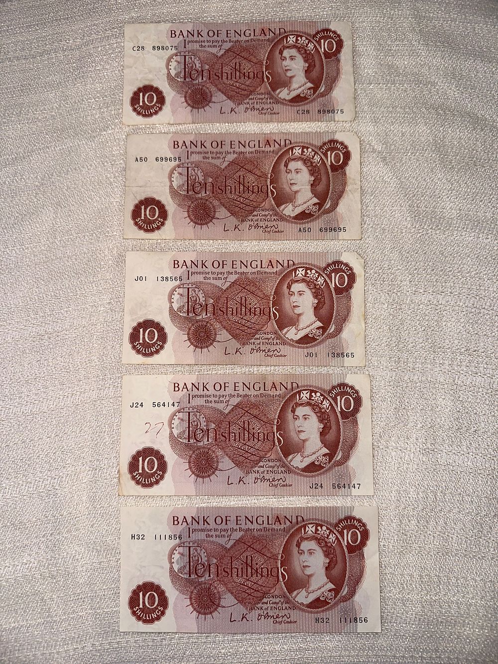 Lot 280: 5 x Ten Shilling Notes all Cheif Cashier L. OBRIEN numbers pictured.
