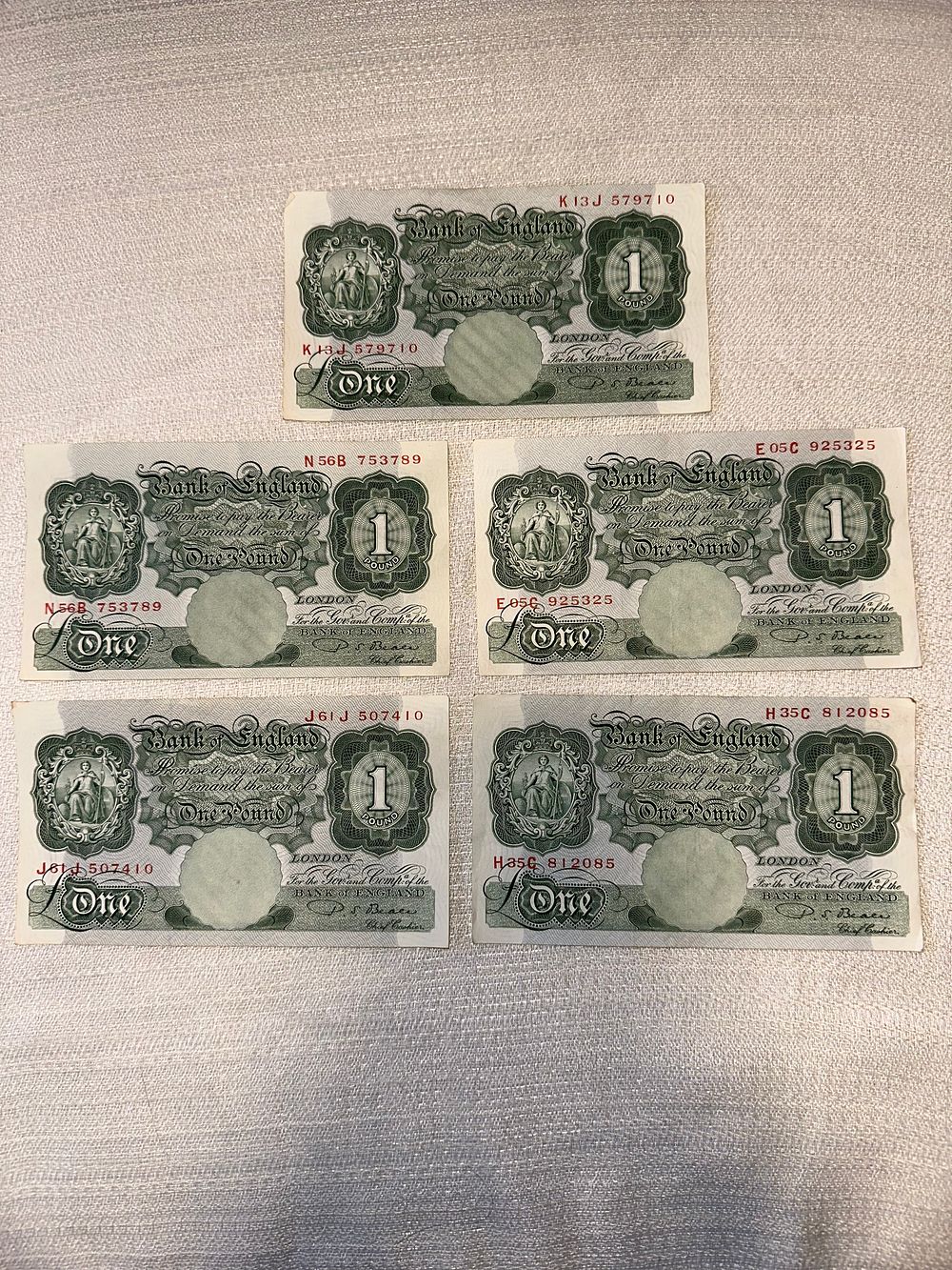 Lot 275: 5 x 1 pound notes Chief Cashier P. Beale please see images for note numbers.