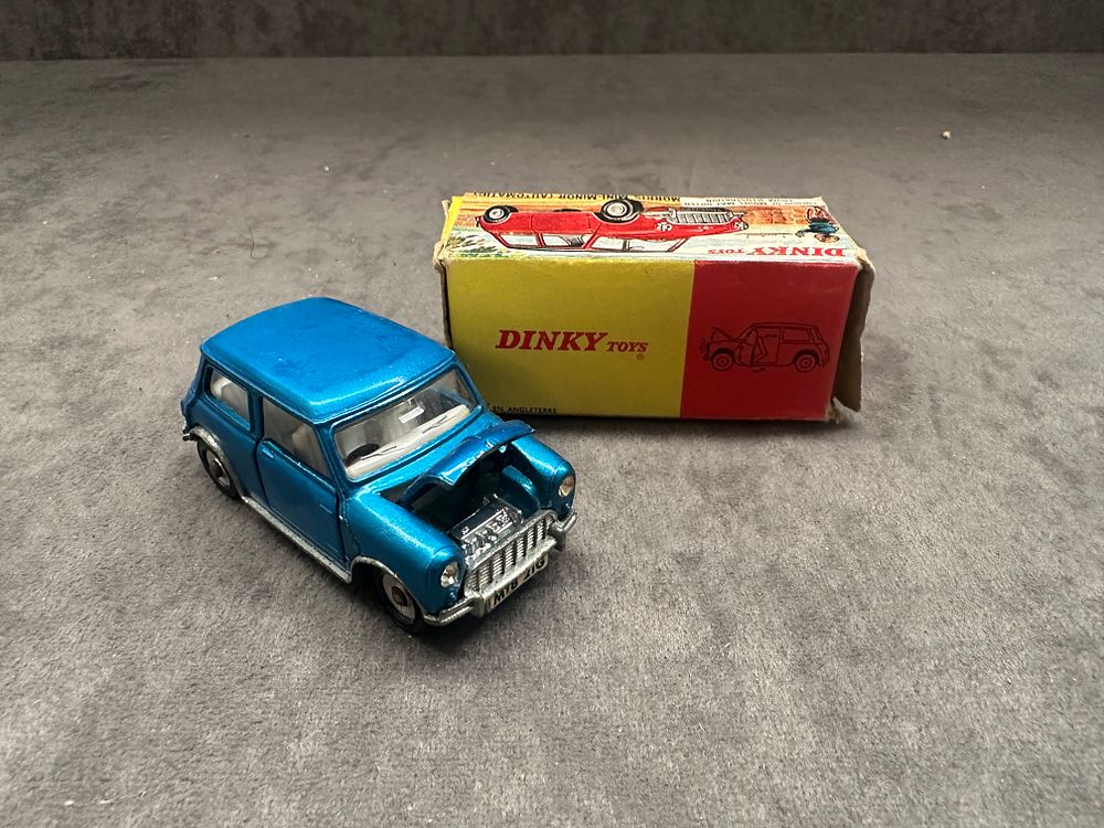 Lot 195: Dinky 183 MORRIS MINI MINOR Blue box and model in good condition.