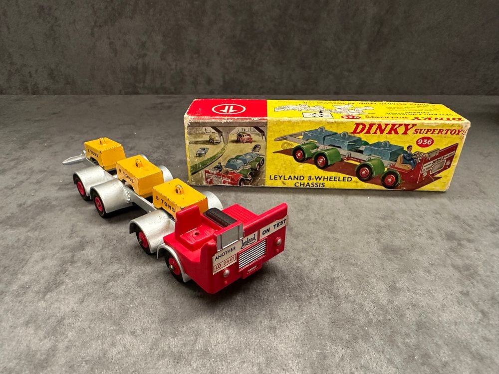 Lot 178: DINKY Leyland 8-wheeled Chassis 936 Diecast Box England Meccano Supertoys (no Driver)