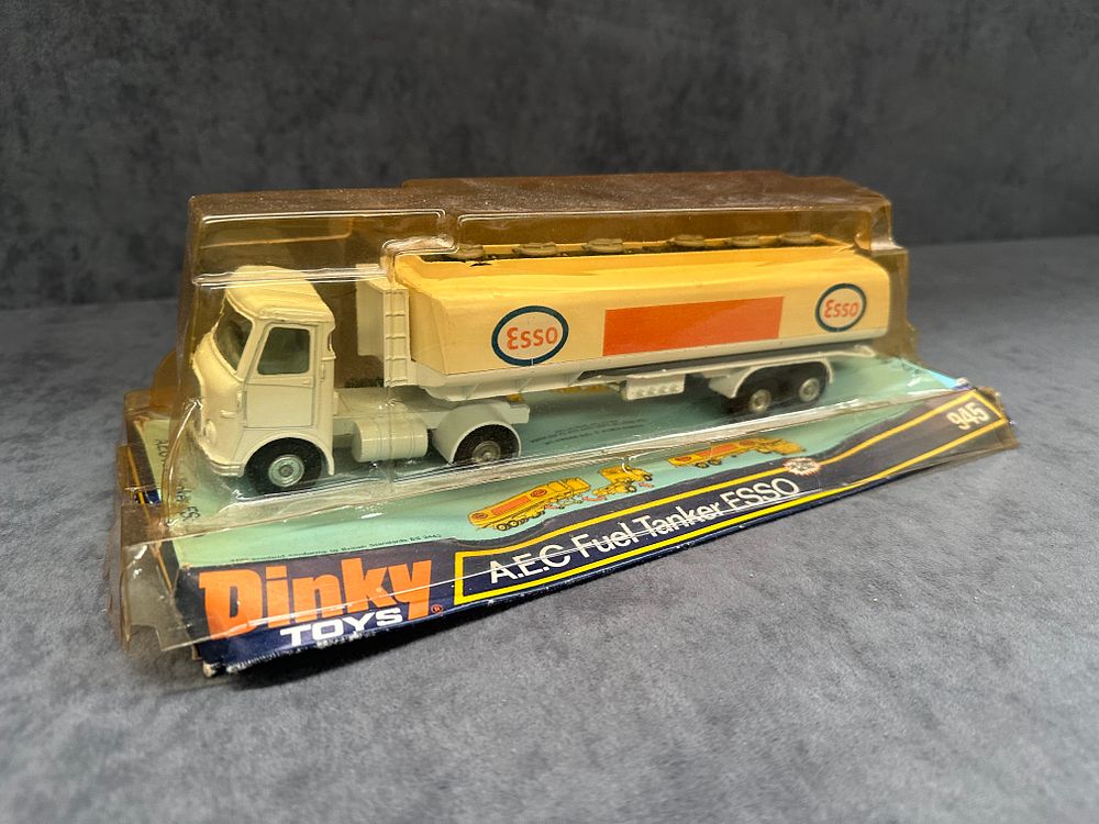 Lot 171: Vintage Dinky Toys 945 AEC Fuel Tanker Esso - Made by Meccano