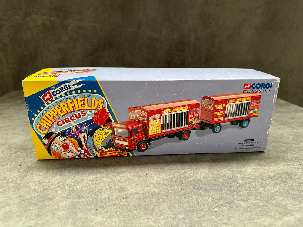 Lot 424: Corgi Classics, Chipperfield Circus AEC cage truck and trailer 97889
