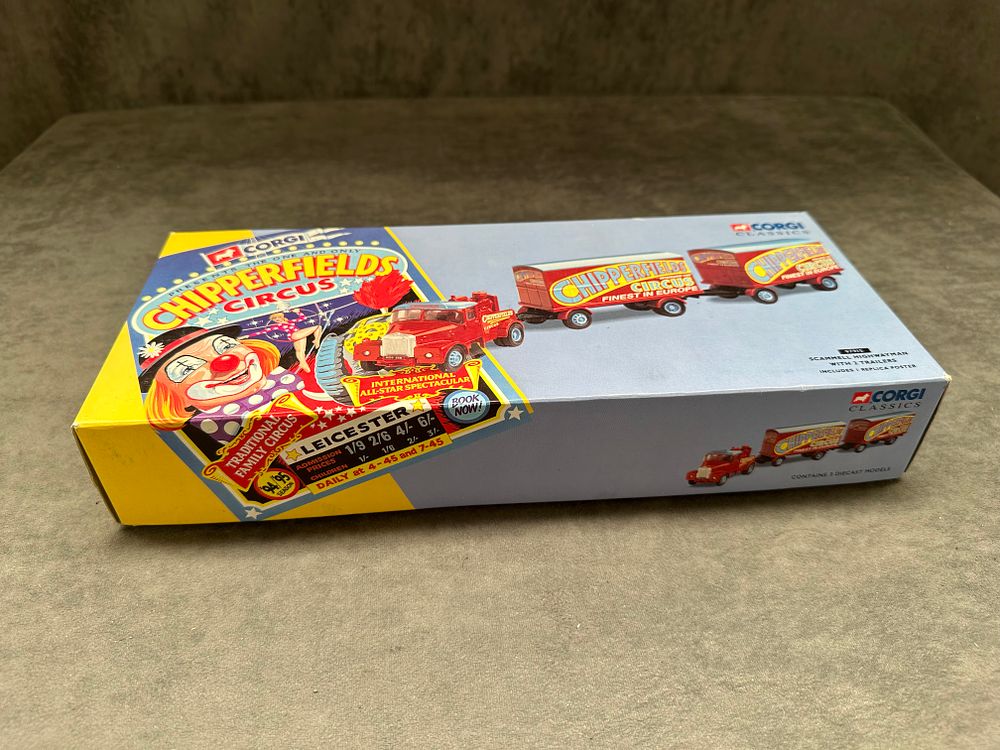 Lot 423: Corgi Classics, Chipperfield Circus scammer Highway one with two trailers 97915