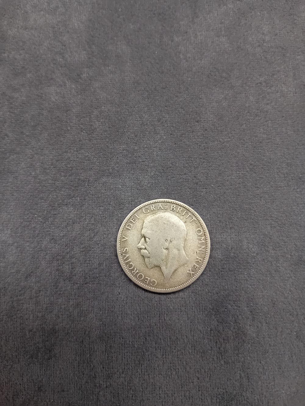 Lot 236: 1933 one Florian coin.