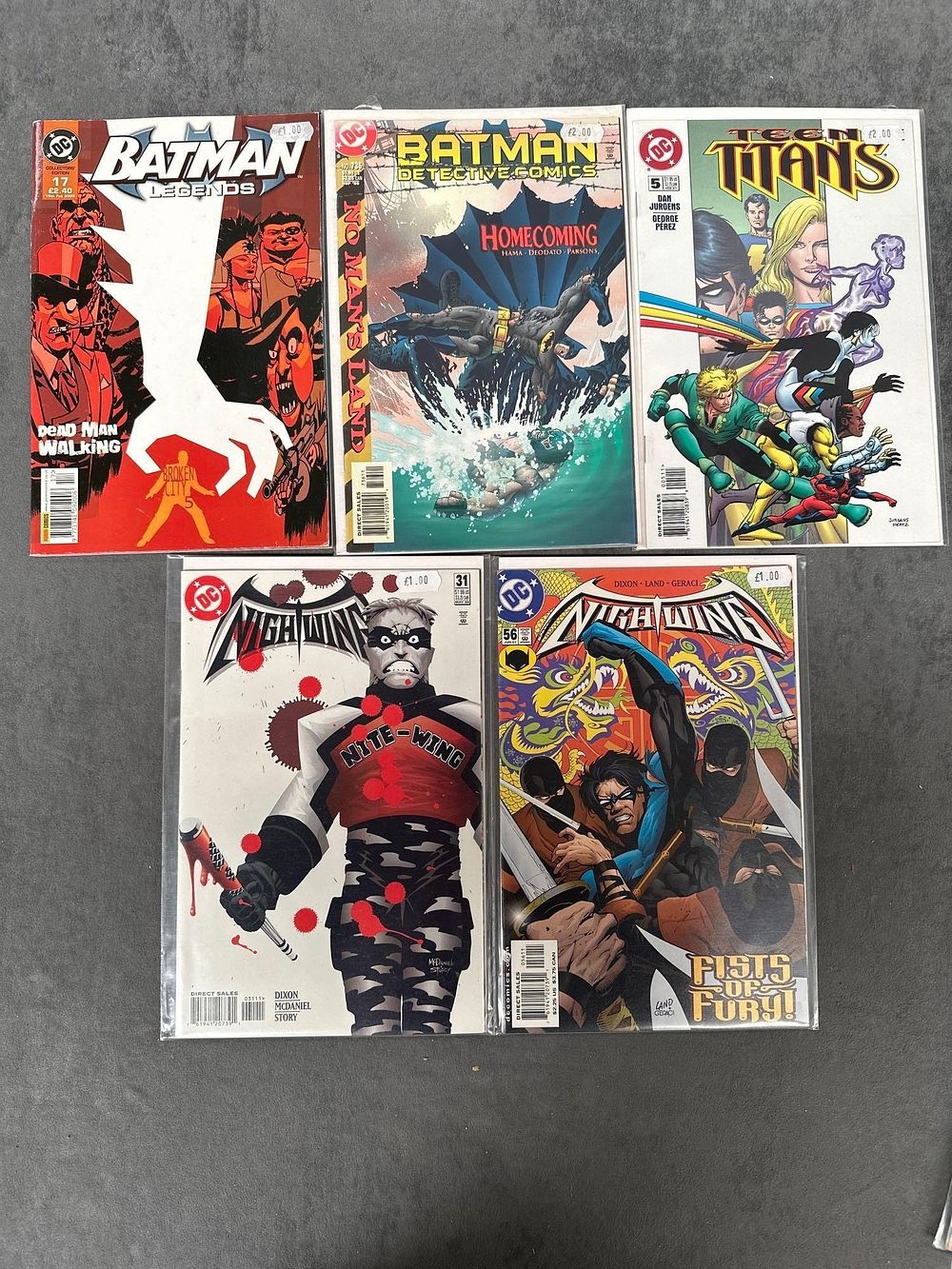 Lot 450: 5 issues of Dc Comics this lot includes...
