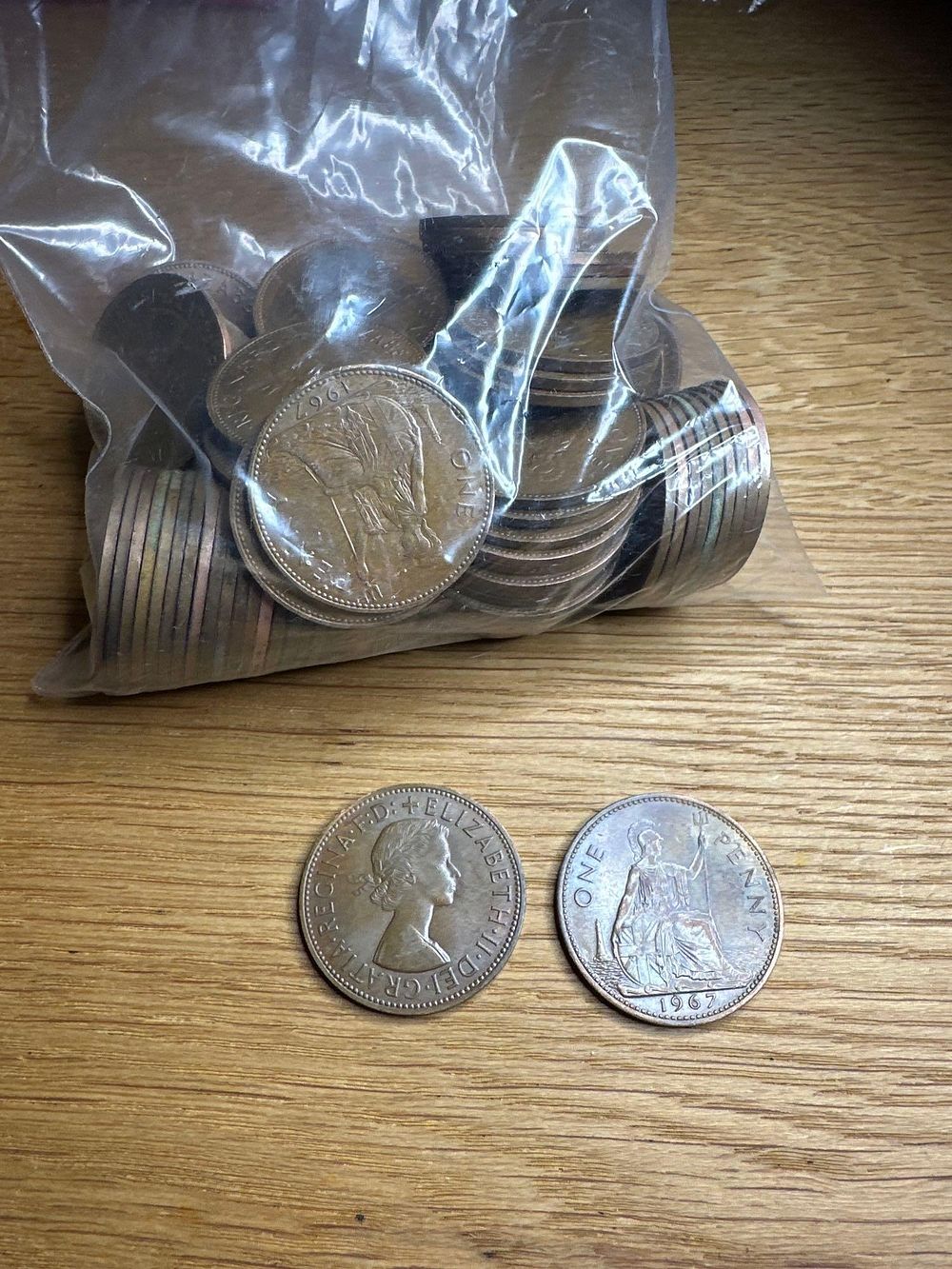 Lot 204: 100 X 1967 Queen Elizabeth Pennies