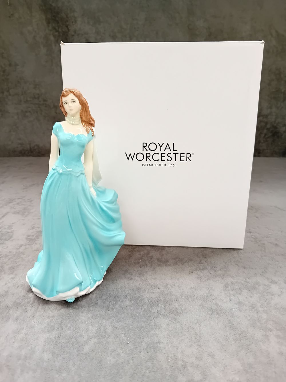 Lot 160: Royal Worcester Victoria Les Petites A11