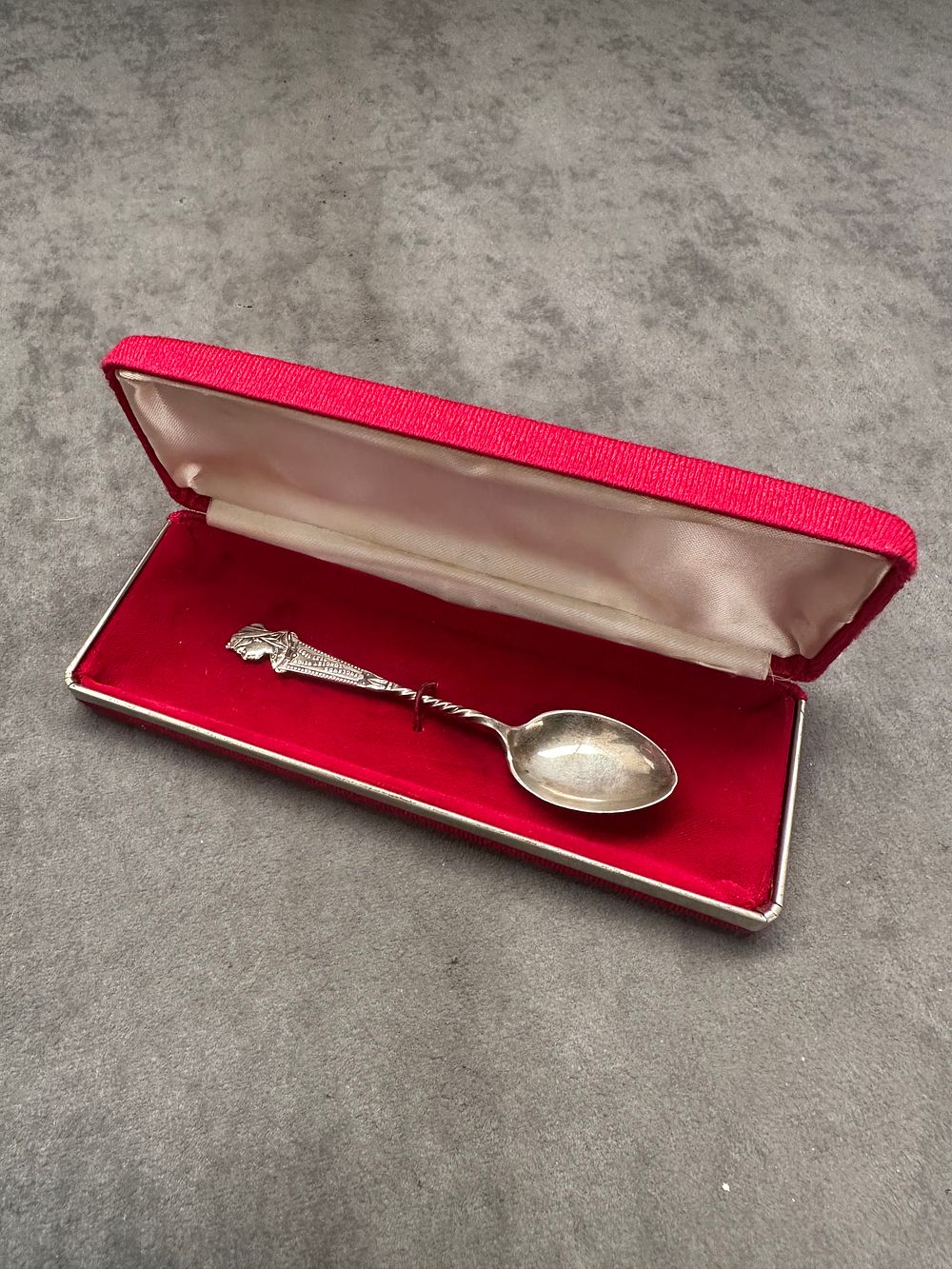 Lot 3: Solid silver Spoon, Queen Victoria 1897 Birmingham Silver. With display box 10grams
