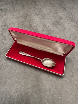 Solid silver Spoon, Queen Victoria 1897 Birmingham Silver. With display box 10grams