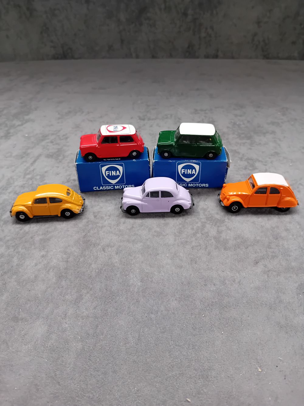 Lot 512: Mixed lot of 5 die-cast as pictured