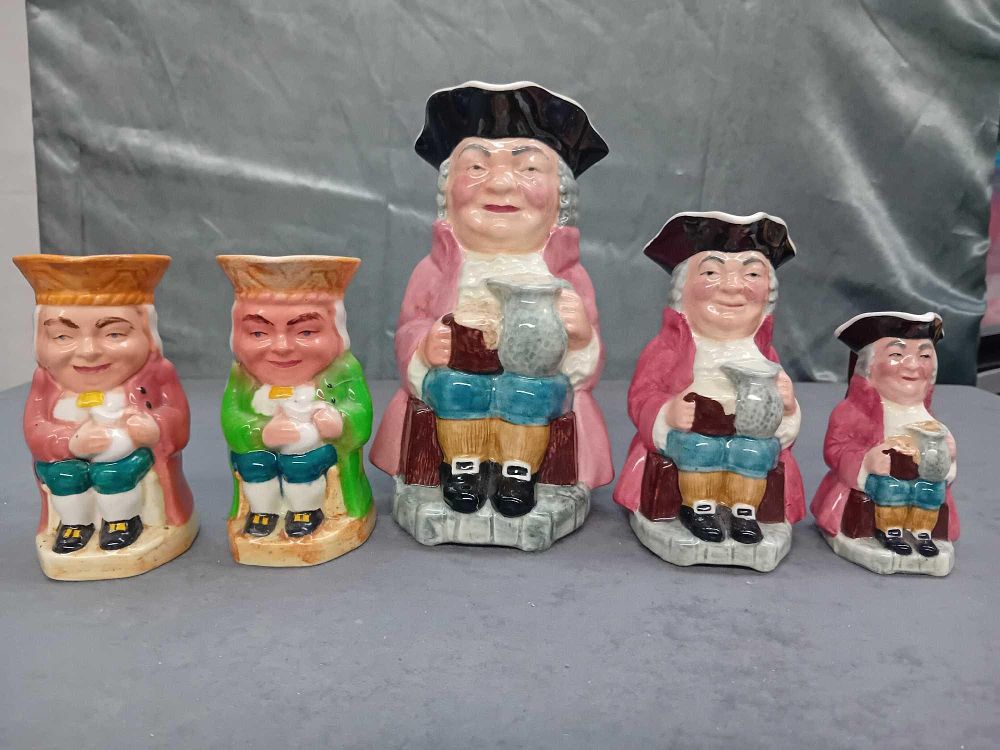 Lot 84: 5 x toby jugs various sizes as pictured