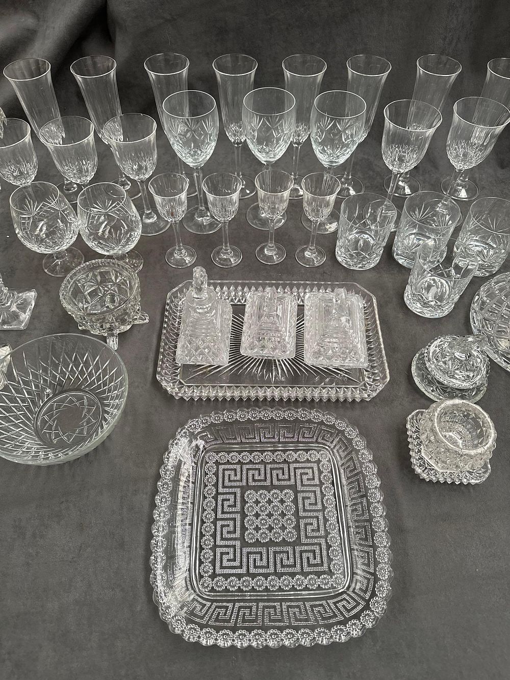 Lot 517: Crystal Glass Cut Ware Comprising Of 42 Items