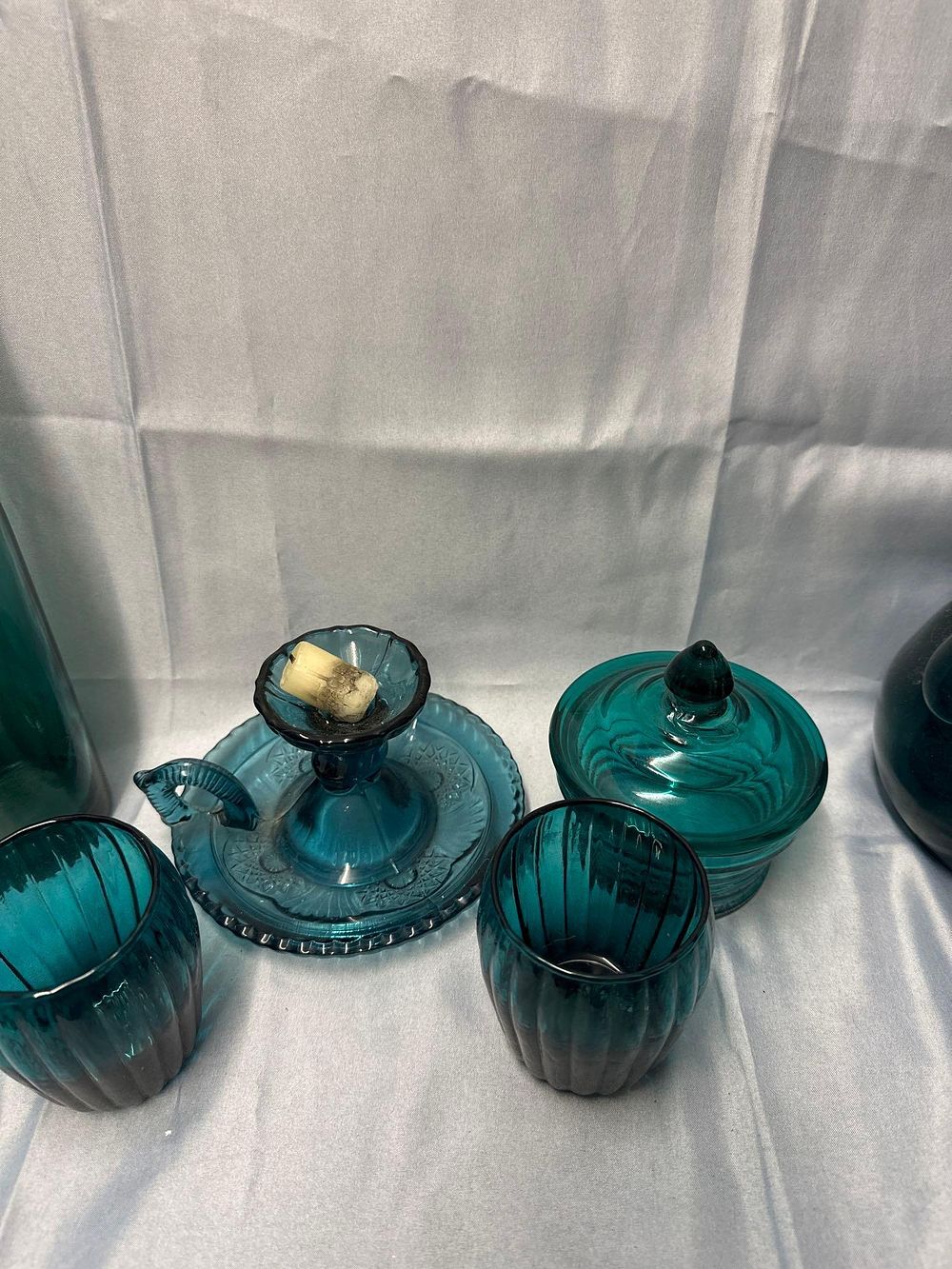 Lot 518: Various Turquoise Glass Comprising Of 9 Items