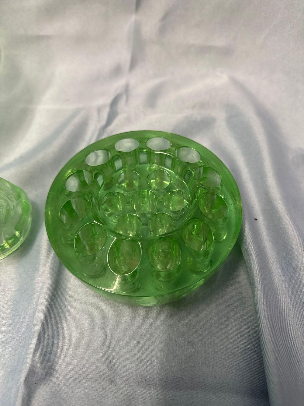 Lot 523: Green Glass Set Comprising Of 3 Items