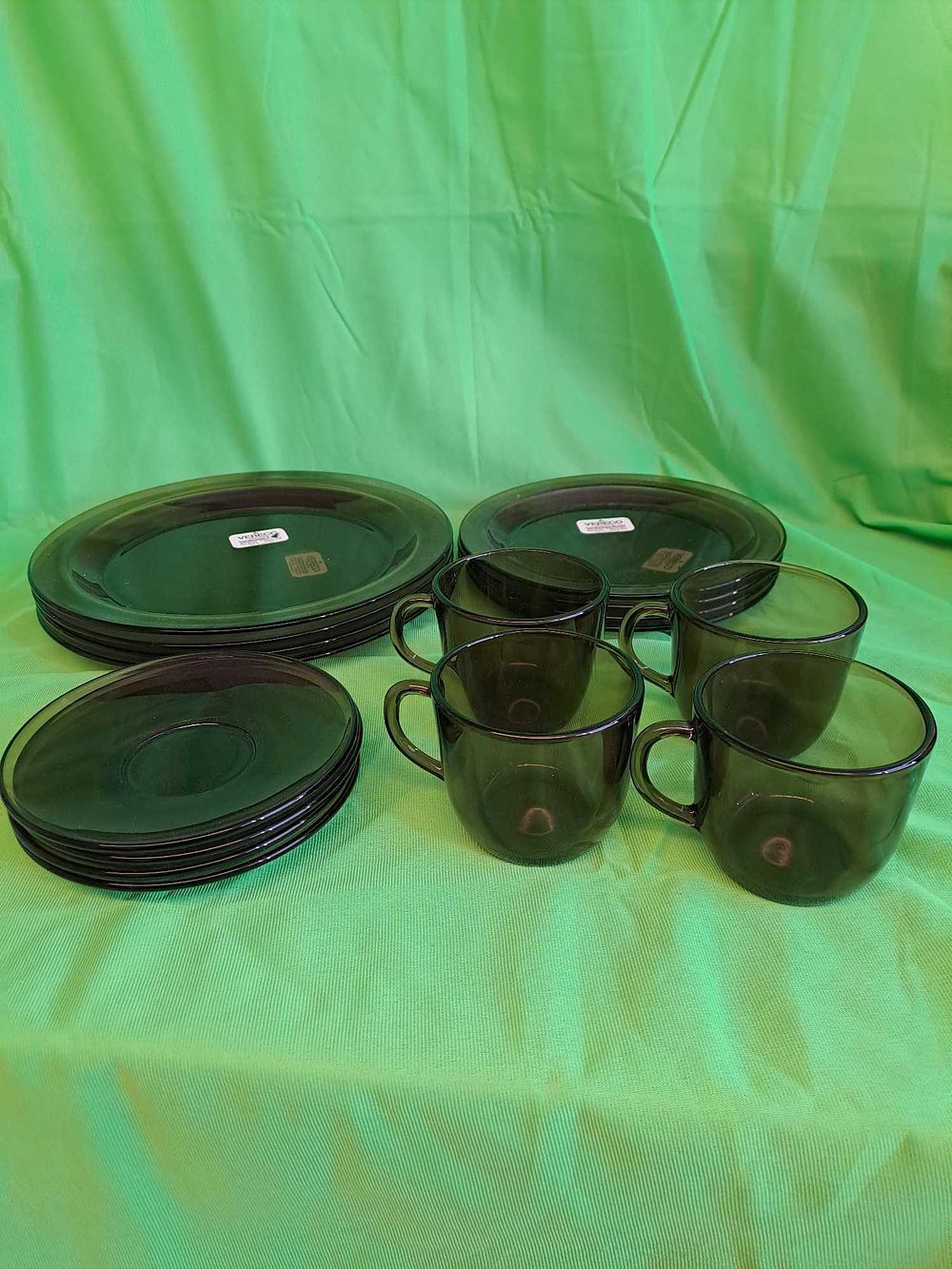 Lot 524: Vereco Glass Crokery Set