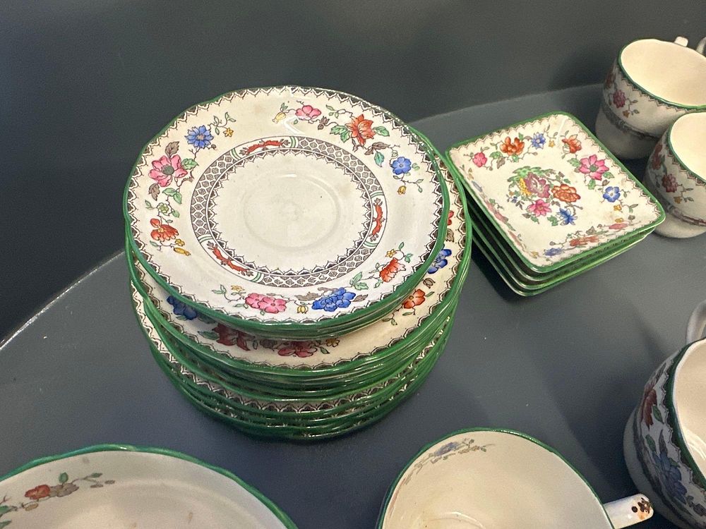 Lot 526: Spode tea and coffee set No 629599 Chinese...