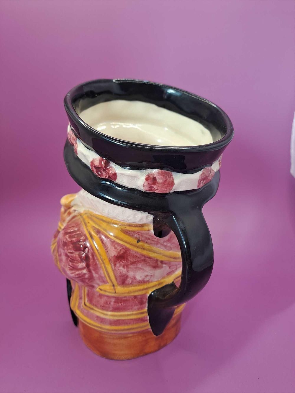 Lot 536: Shorter Engalnd Style Jug
