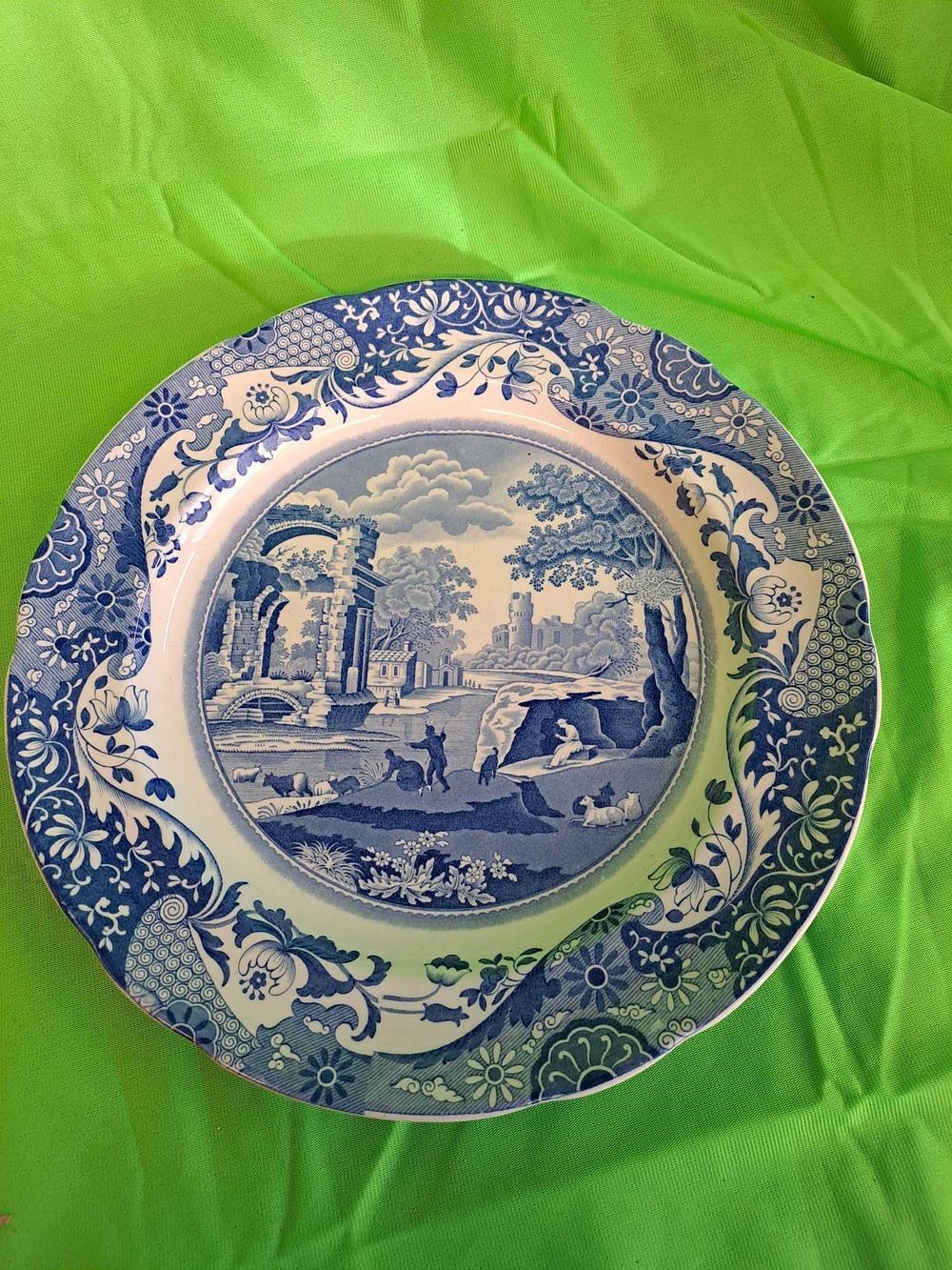 Lot 129: Spode Italian Decorative Plate