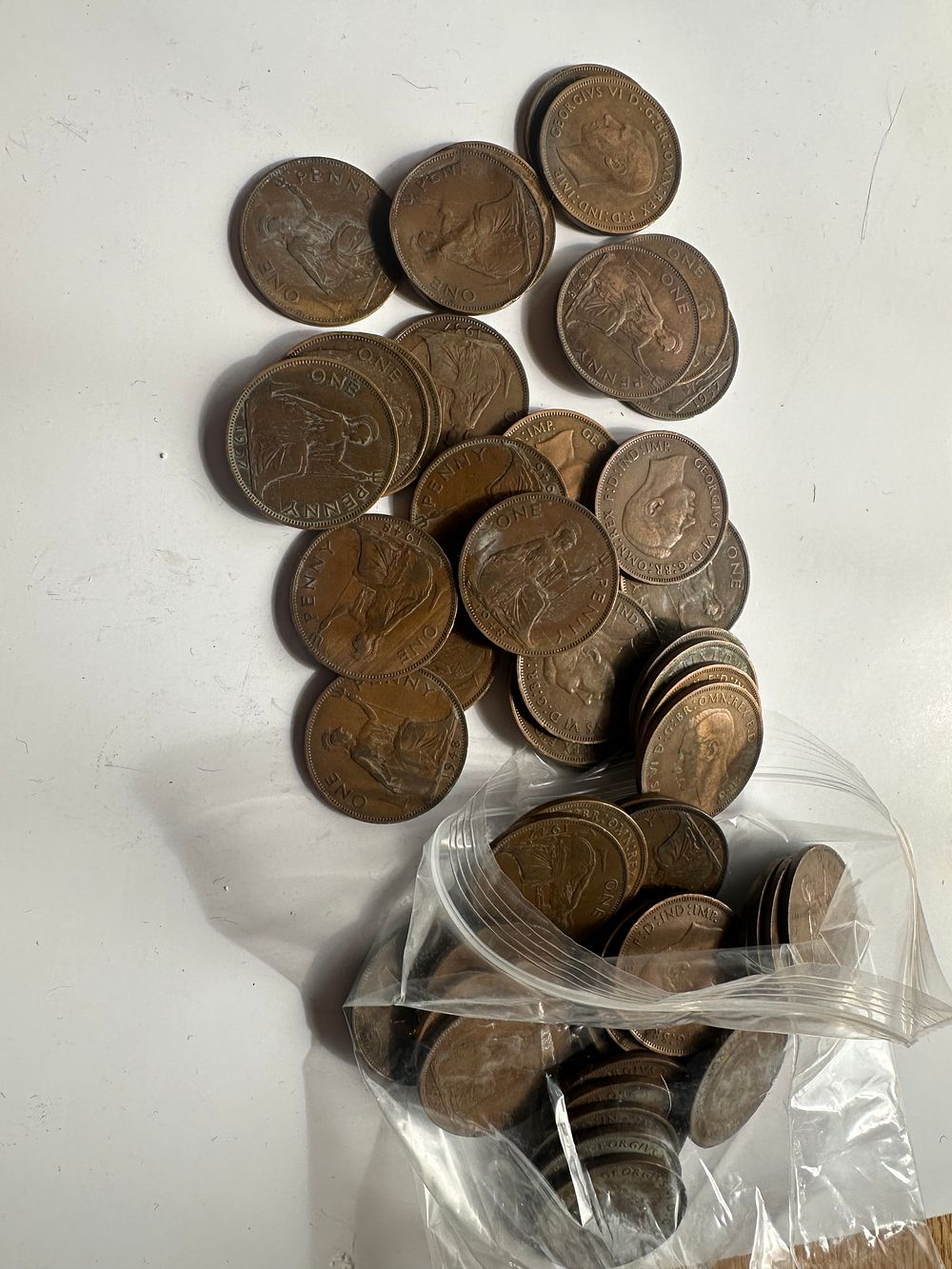 Lot 167: 55 x king George VI pennies 