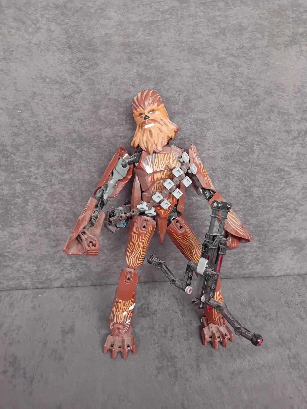Lot 211: Lego Star Wars Chewbacca 75530 pre built model...