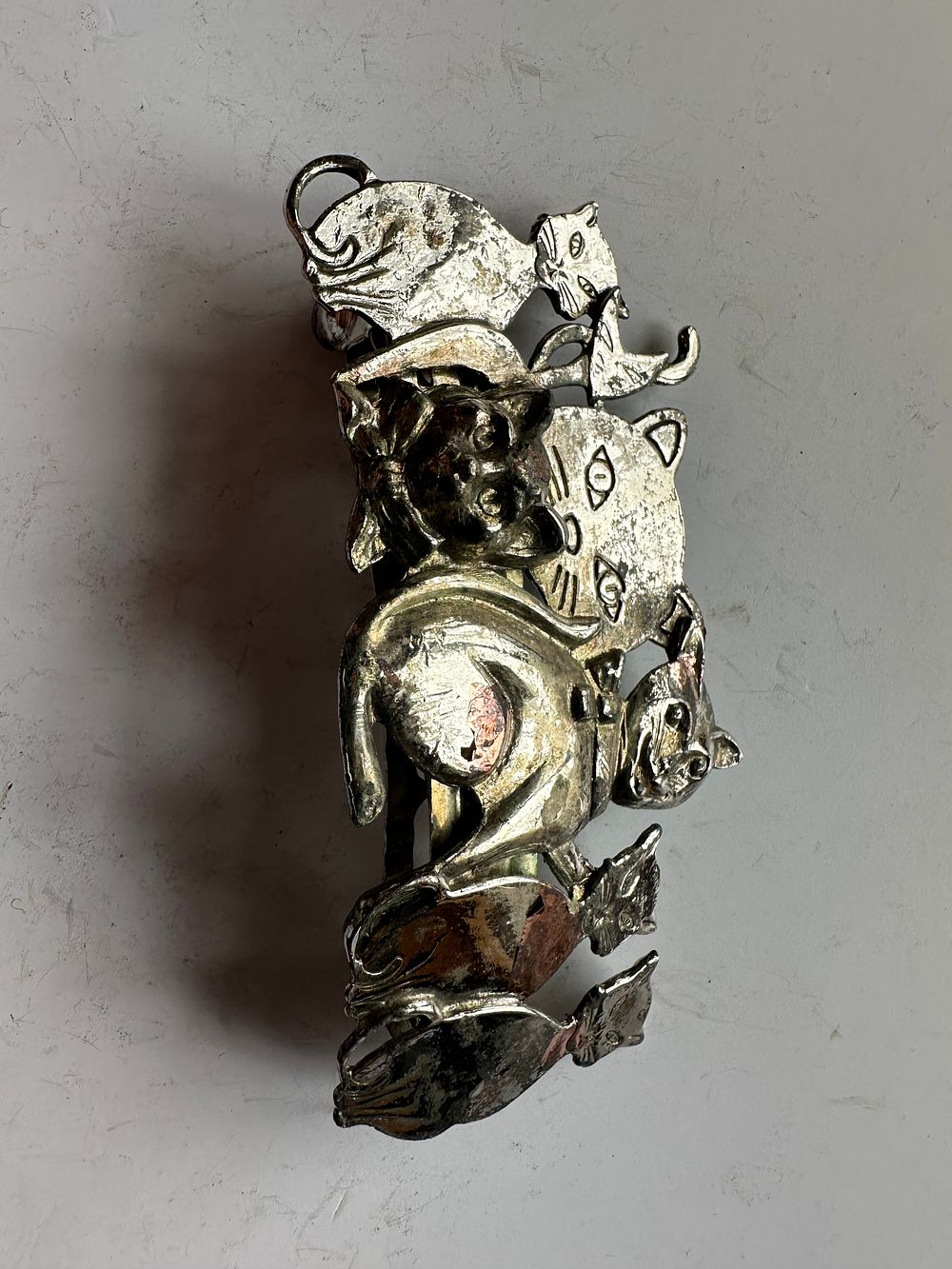 Lot 424: Very Old metal Cat Scarf Clip