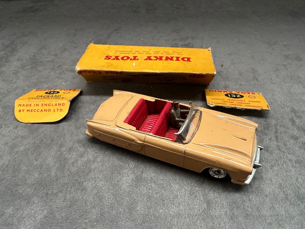 Lot 324: Dinky toy 132 Packard Convertible Box not in good condition model is good