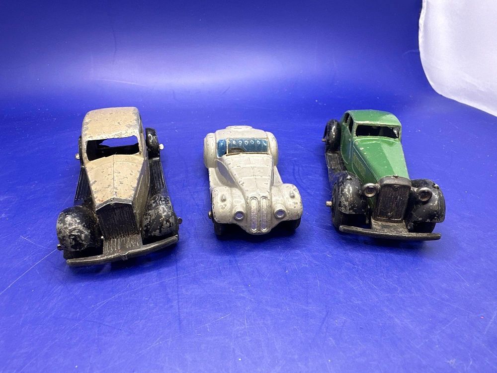 Lot 363: 3 x dinky cars unboxed as pictured.