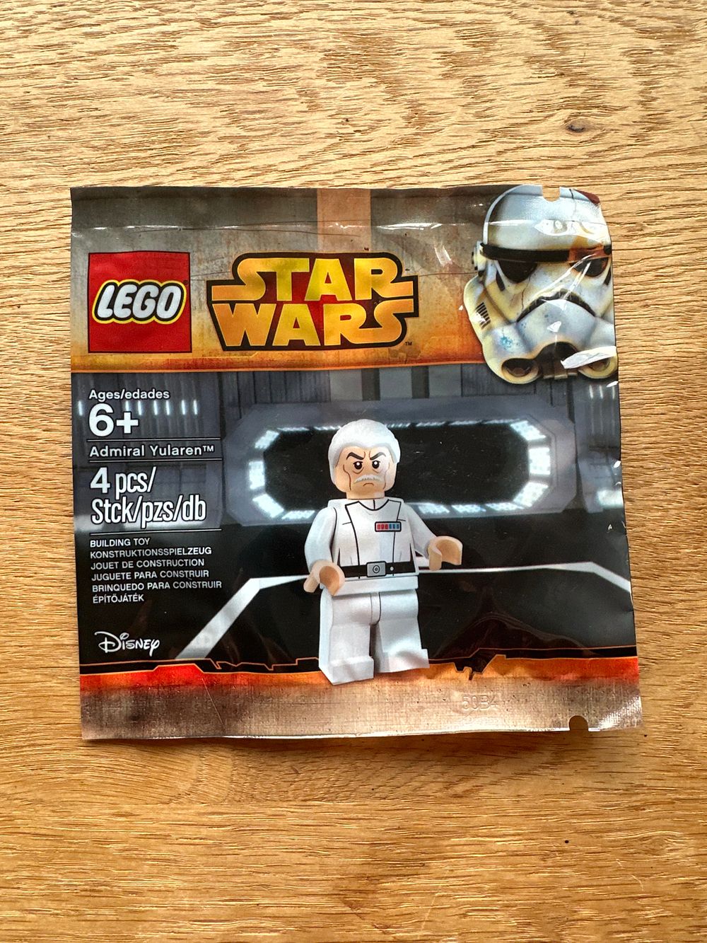 Lot 205: Rare Lego Star Wars Admiral Yularen polly bag sealed