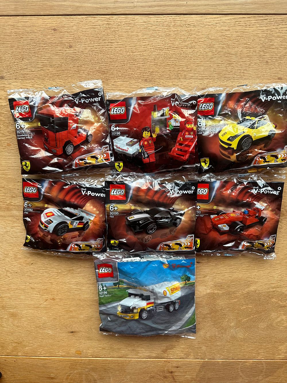 Lot 189: Lego Mixed lot of 7 Shell V Power Unopened Polybags. sets 40196, 30190, 30191, 30196, 30194, 30195, 30192.