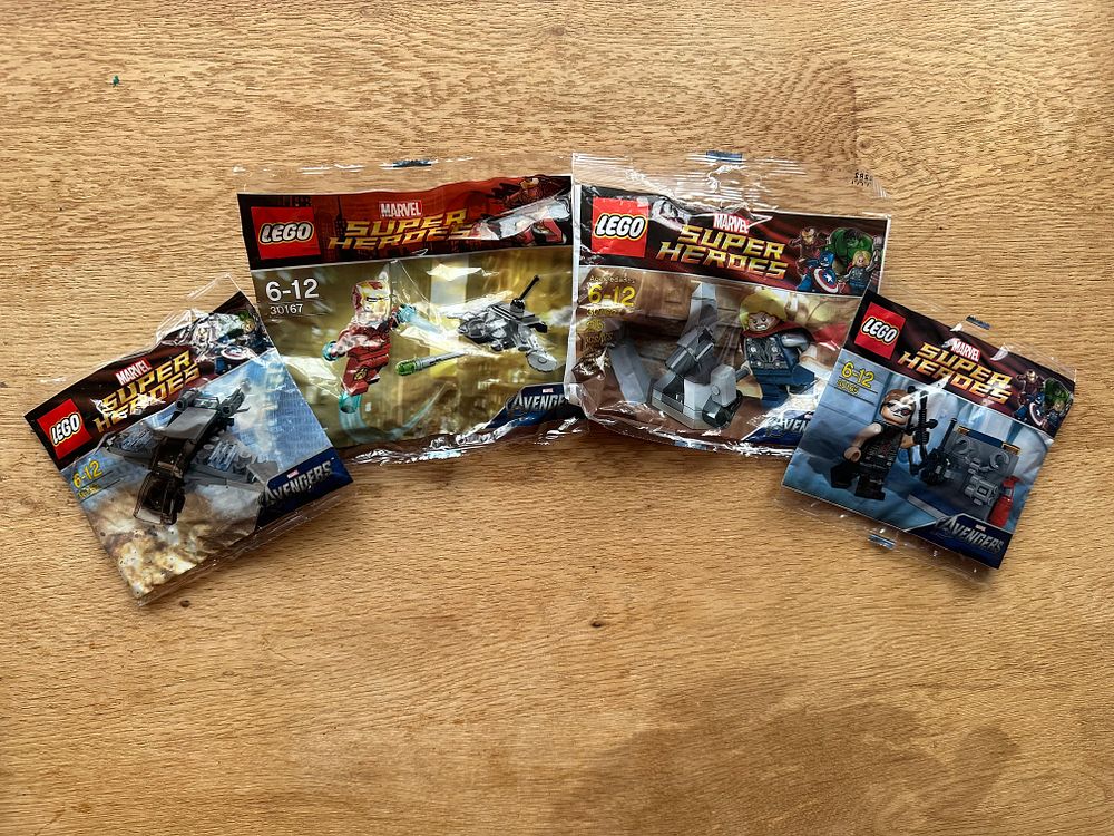 Lot 185: Mixed Lot of lego Superhero Pollybag sets, 30165, 30163, 30162, 30167