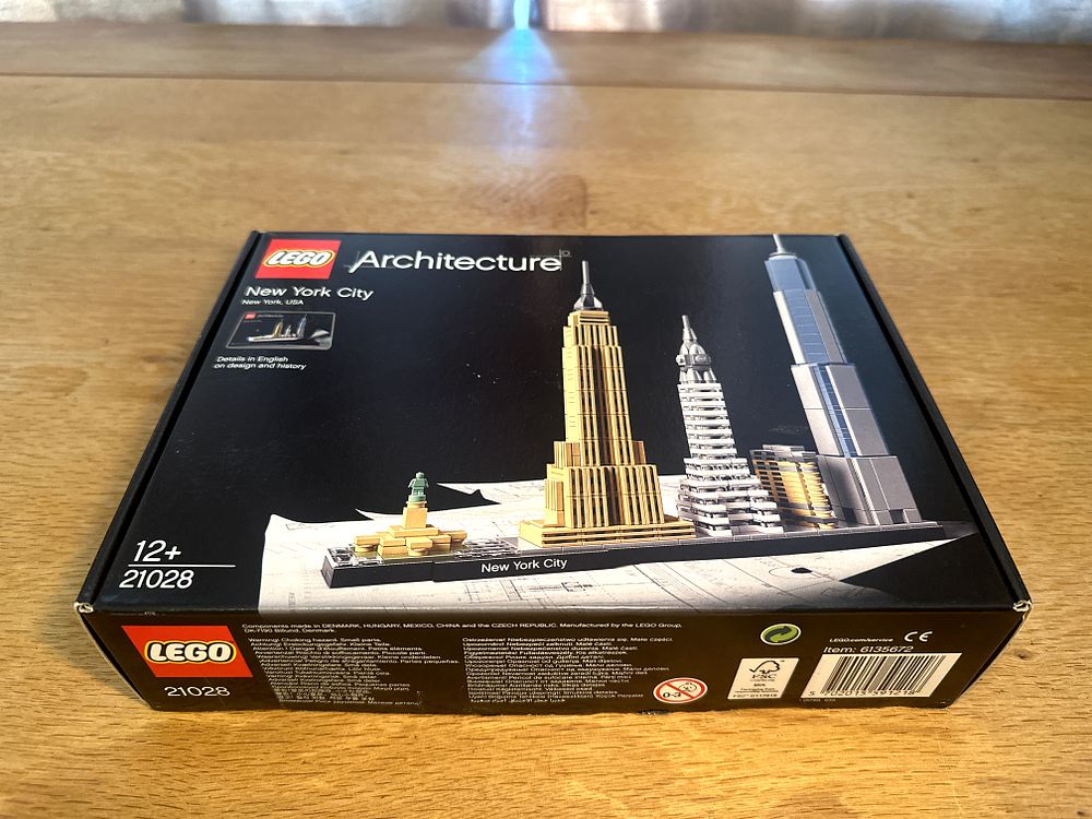 Lot 173: LEGO 21028 Architecture New York City Skyline -Unopened & MINT