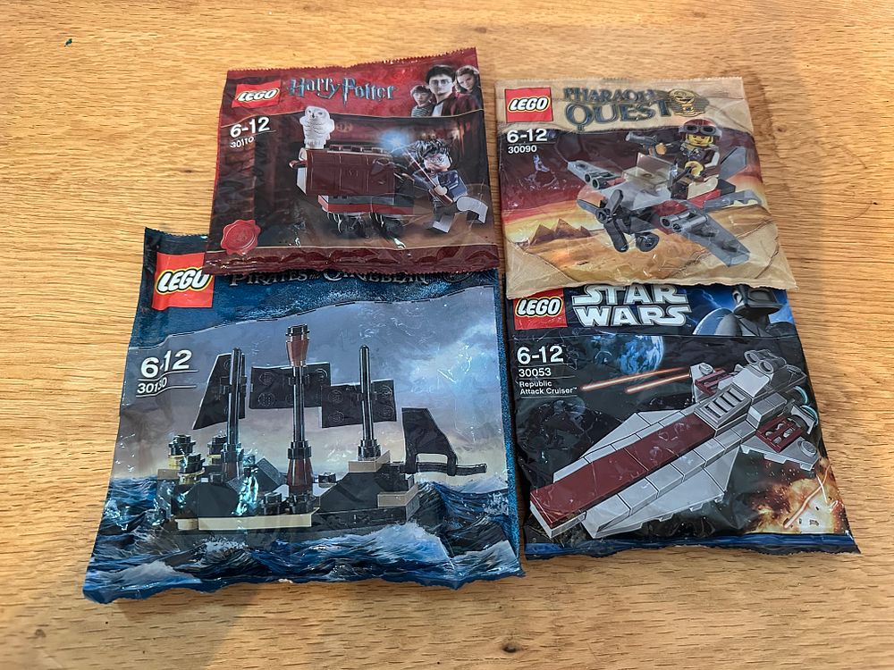 Lot 151: Mixed Lot of LEGO Polybags Movie themed. UNOPENED