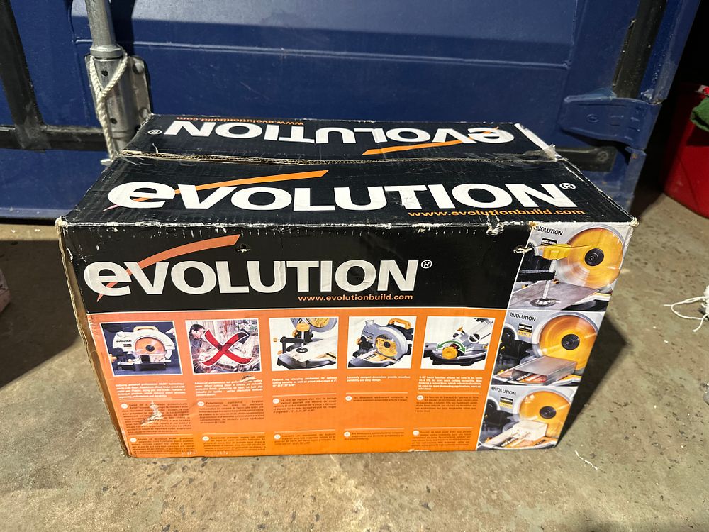 Lot 569: Evolution 210mm TCT Multipurpose Compound Mitre Saw