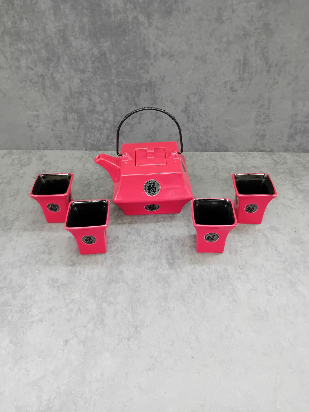 Lot 895: Red square oriental tea pot and cups as...
